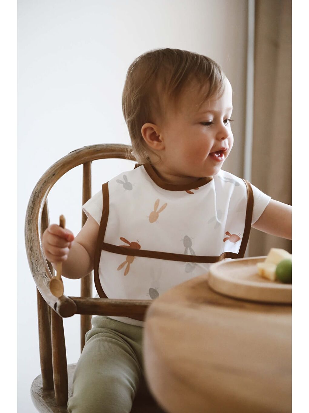 Tavşan Desen Tekli Sıvı Geçirmez Mama Önlüğü 6-36 Ay-1