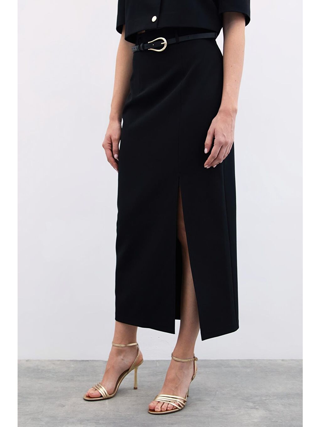 Yırtmaçlı Kemerli Uzun Etek - Siyah-5