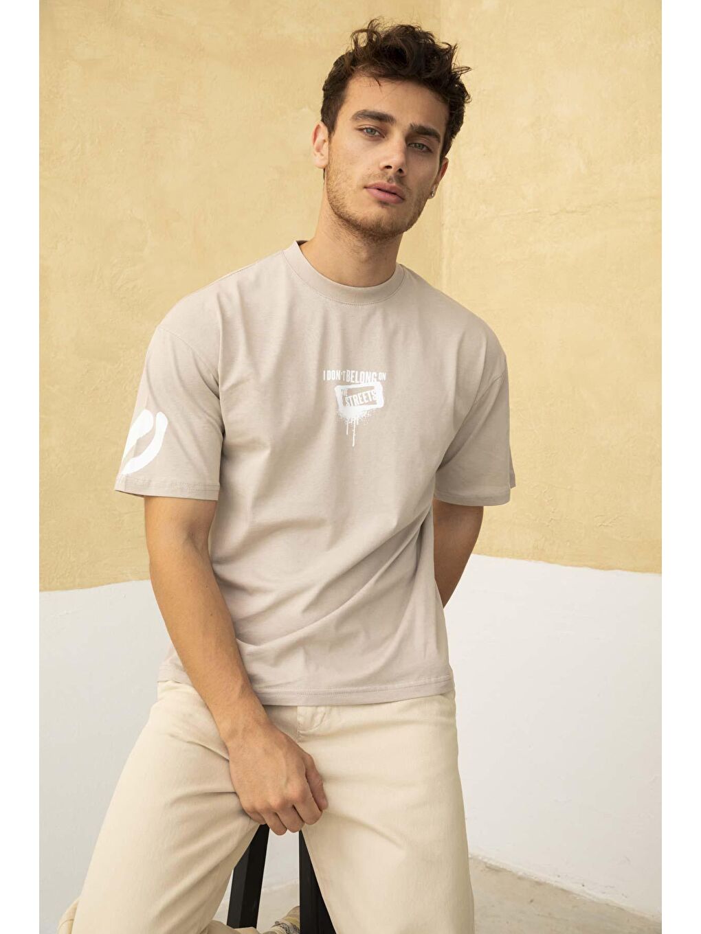 Bej Erkek Ön ve Arka Baskılı Regular Fit Tişört-2