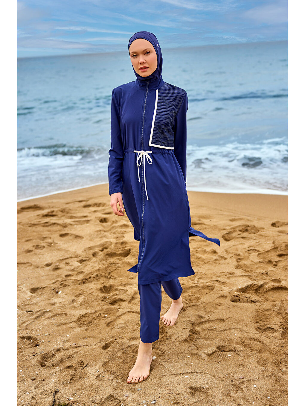 Lacivert Tam Kapalı Tesettür Mayo Tül Detaylı, Ayarlanabilir Büzgülü, Su Tahliyeli M2506-2-2