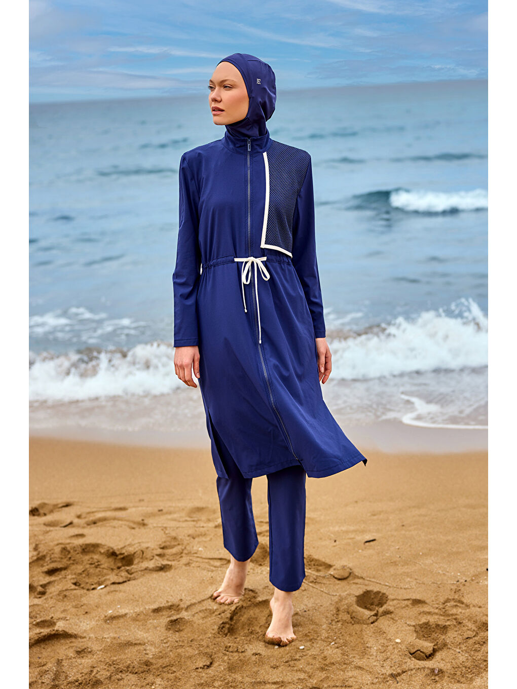 Lacivert Tam Kapalı Tesettür Mayo Tül Detaylı, Ayarlanabilir Büzgülü, Su Tahliyeli M2506-2-4