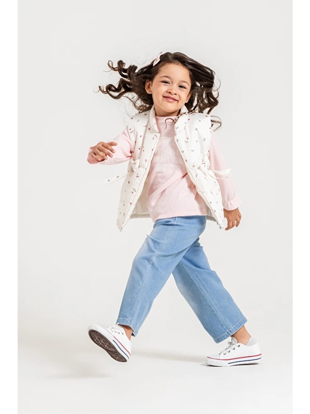 Pembe Kız Çocuk Çiçek Desenli Fiyonk Detaylı Şişme Yelekli Bluz Ve Bol Paça Jean Pantolon 3’lü Takım 9109-6
