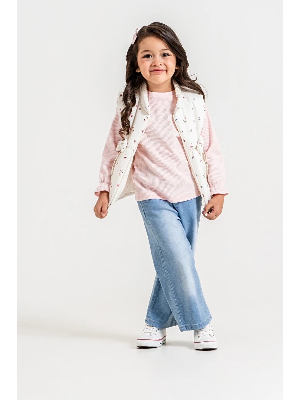 Pembe Kız Çocuk Çiçek Desenli Fiyonk Detaylı Şişme Yelekli Bluz Ve Bol Paça Jean Pantolon 3’lü Takım 9109-7
