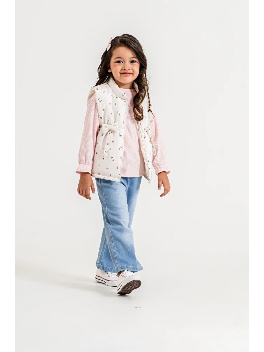 Pembe Kız Çocuk Çiçek Desenli Fiyonk Detaylı Şişme Yelekli Bluz Ve Bol Paça Jean Pantolon 3’lü Takım 9109-8