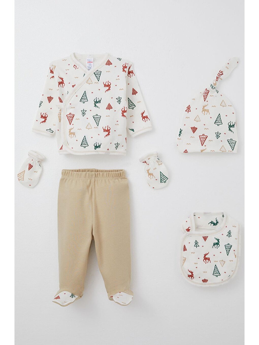 Erkek Bebek Hastane Çıkışı 5 Li Yılbaşı Temalı Geyik Desenli Ekru (0-3 Ay)