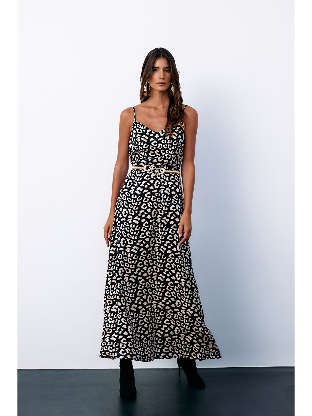 Askılı Leopar Desenli Saten Elbise - Siyah-1