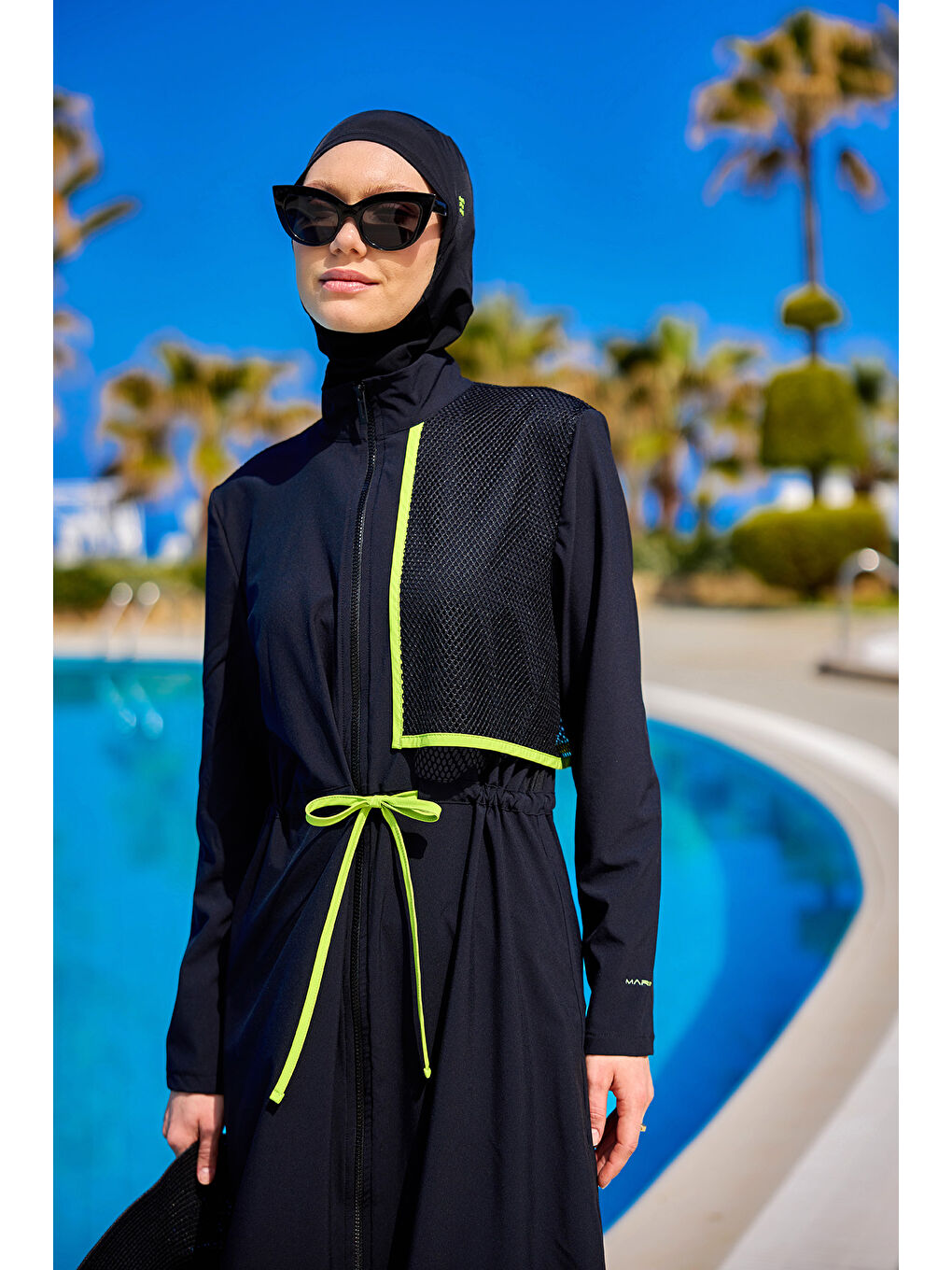 Siyah Tam Kapalı Tesettür Mayo Tül Detaylı, Ayarlanabilir Büzgülü, Su Tahliyeli M2506-1-1