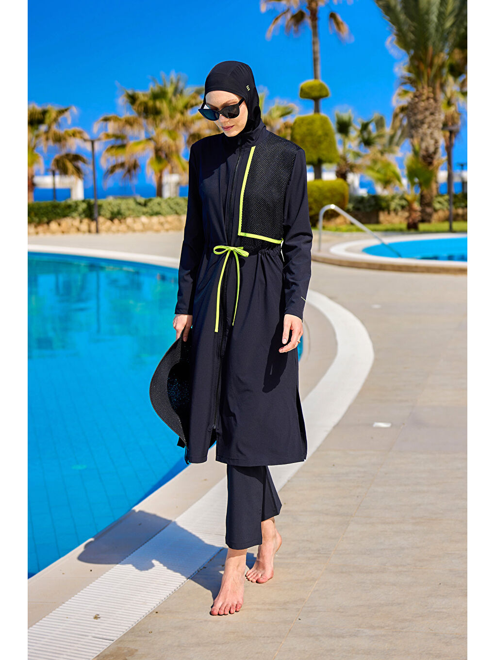 Siyah Tam Kapalı Tesettür Mayo Tül Detaylı, Ayarlanabilir Büzgülü, Su Tahliyeli M2506-1-2