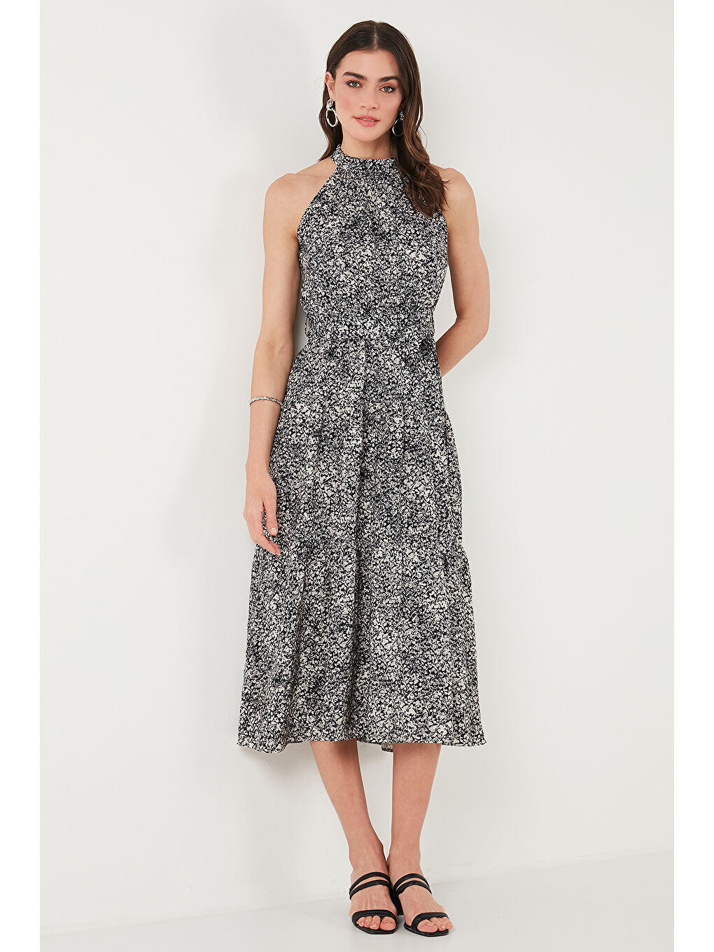 Siyah Desenli Regular Fit Halter Yaka Kemerli Midi Boy Kadın Elbise 6772030-4