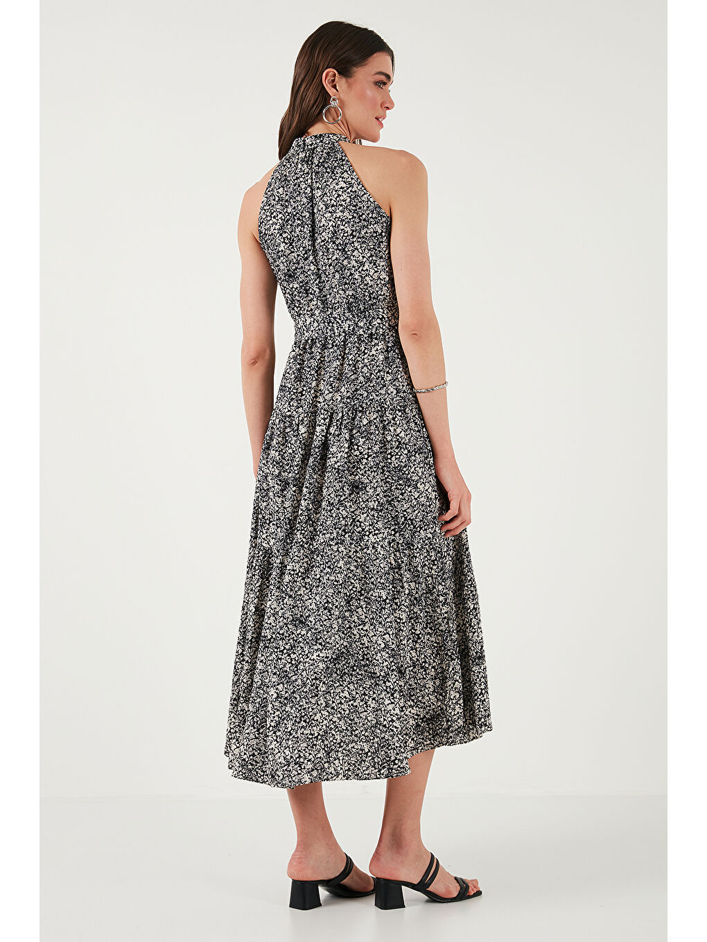 Siyah Desenli Regular Fit Halter Yaka Kemerli Midi Boy Kadın Elbise 6772030-5