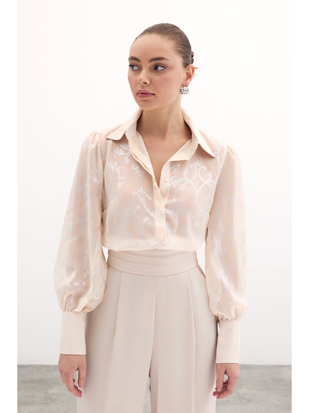 Geniş Manşetli Şifon Gömlek - Bej-2