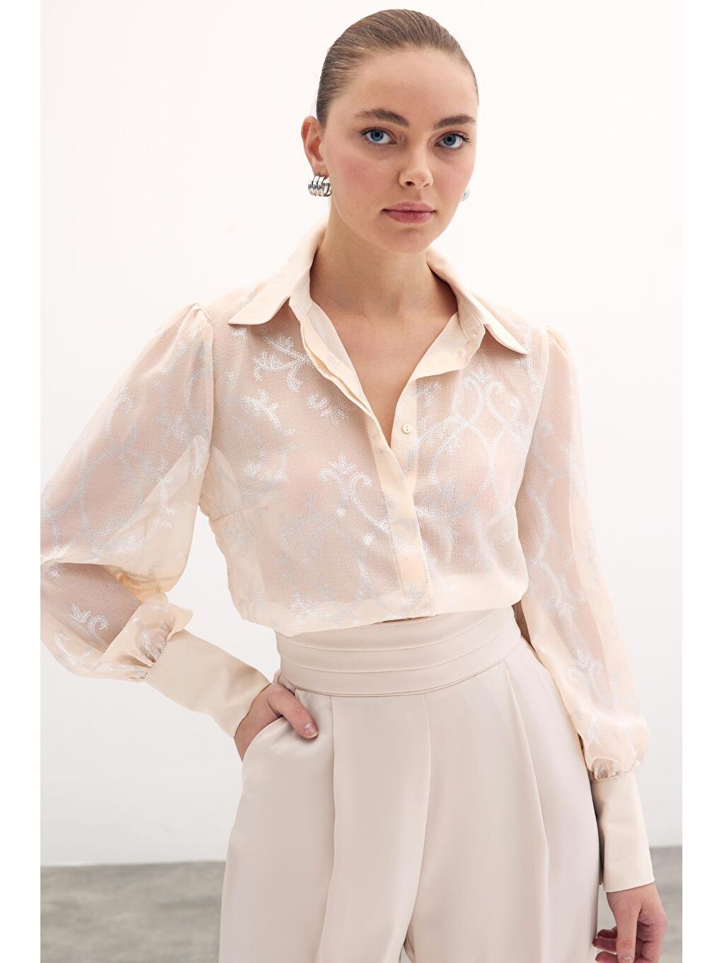 Geniş Manşetli Şifon Gömlek - Bej-3