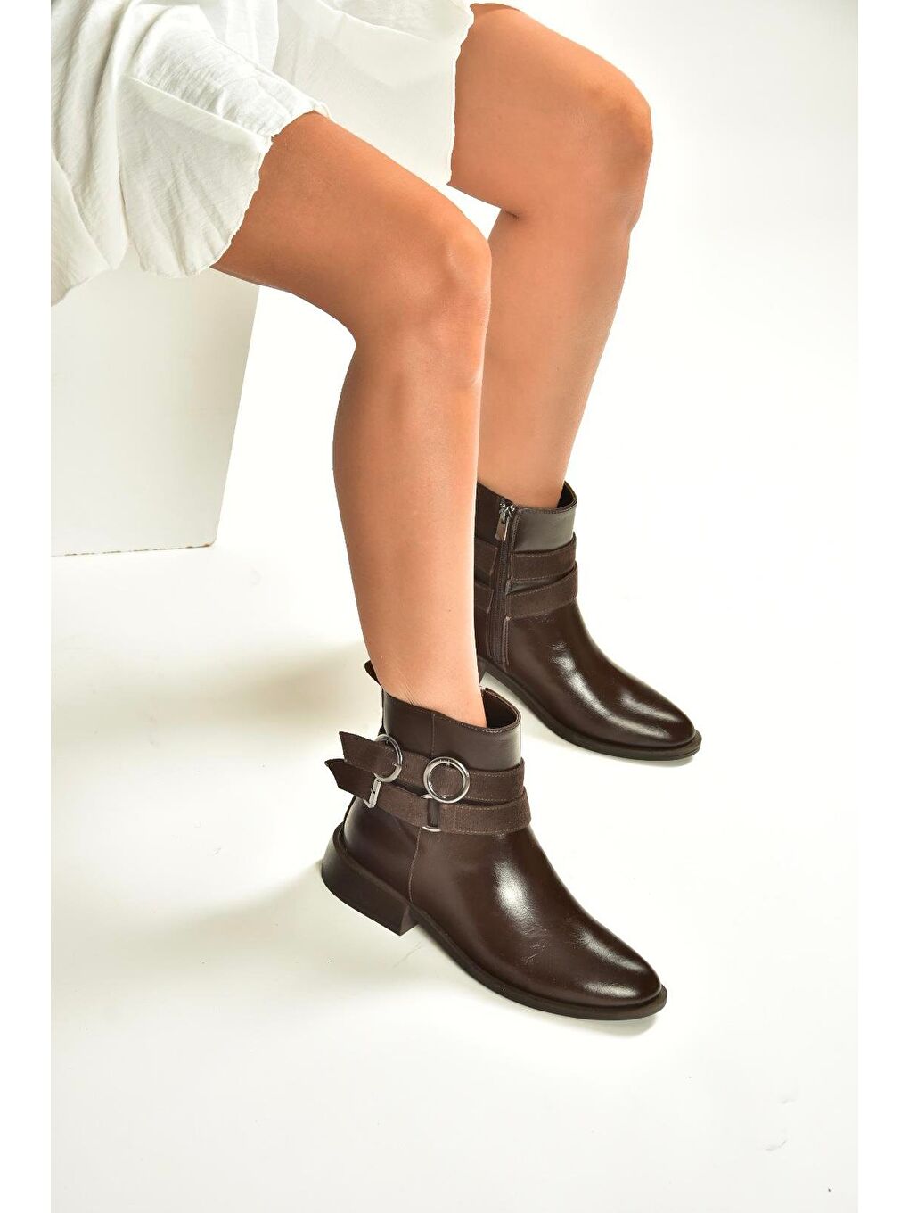 Kahverengi Kadın Bot V312362260-3