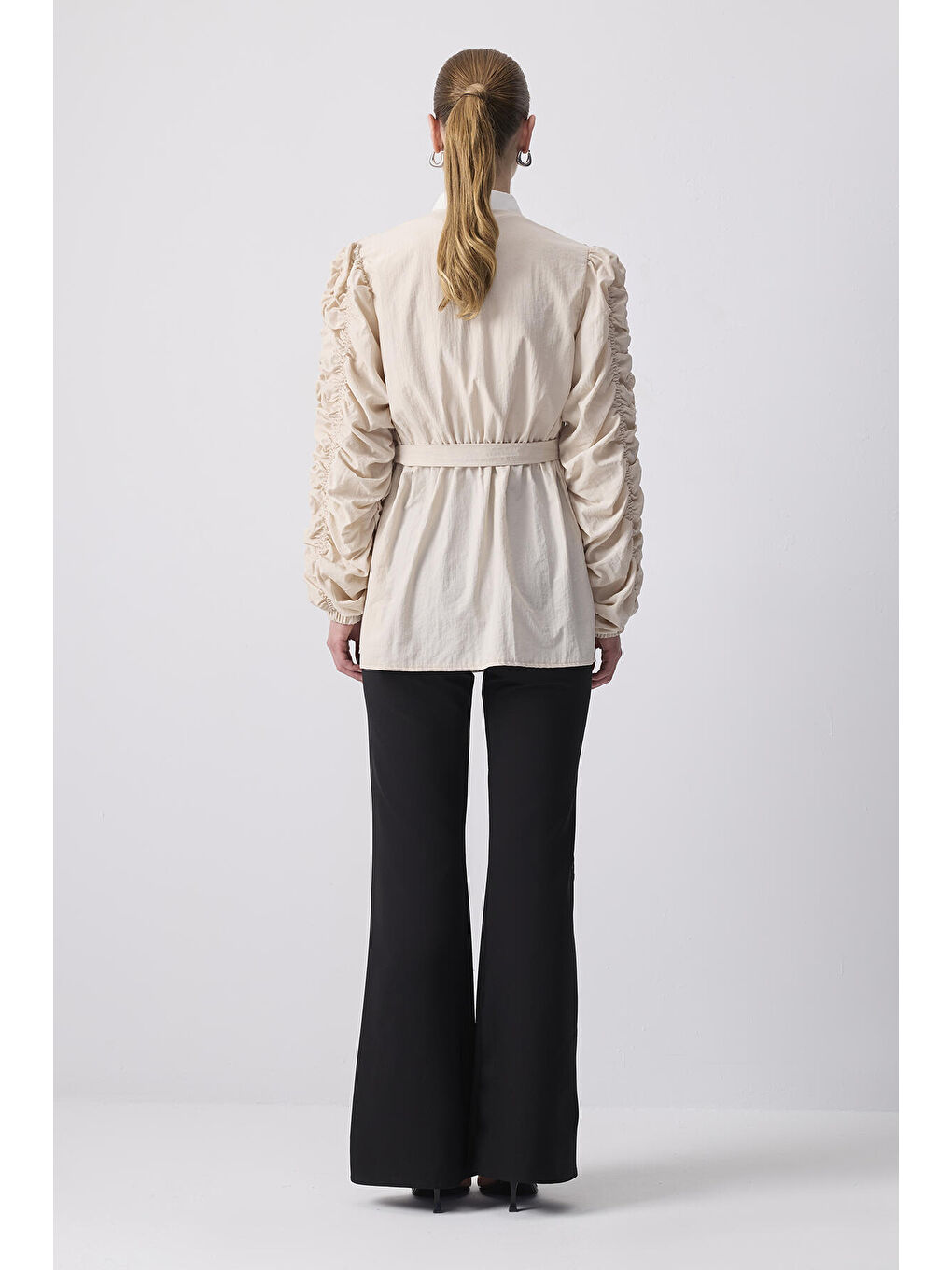 Ekru Büzgülü Fermuarlı Mikro Ceket-4