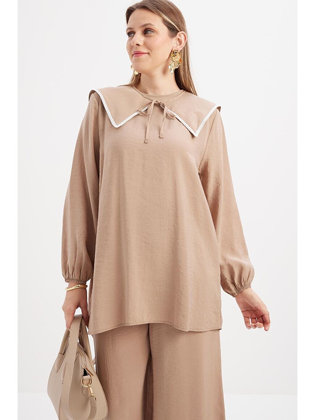 Bej Vizon-Seyyar Yakalı Kolu Lastikli Modal Tunik-1