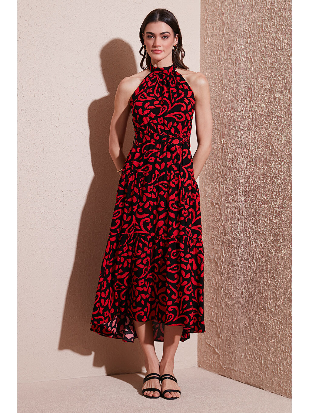 Siyah Desenli Regular Fit Halter Yaka Kemerli Midi Boy Kadın Elbise 6772030