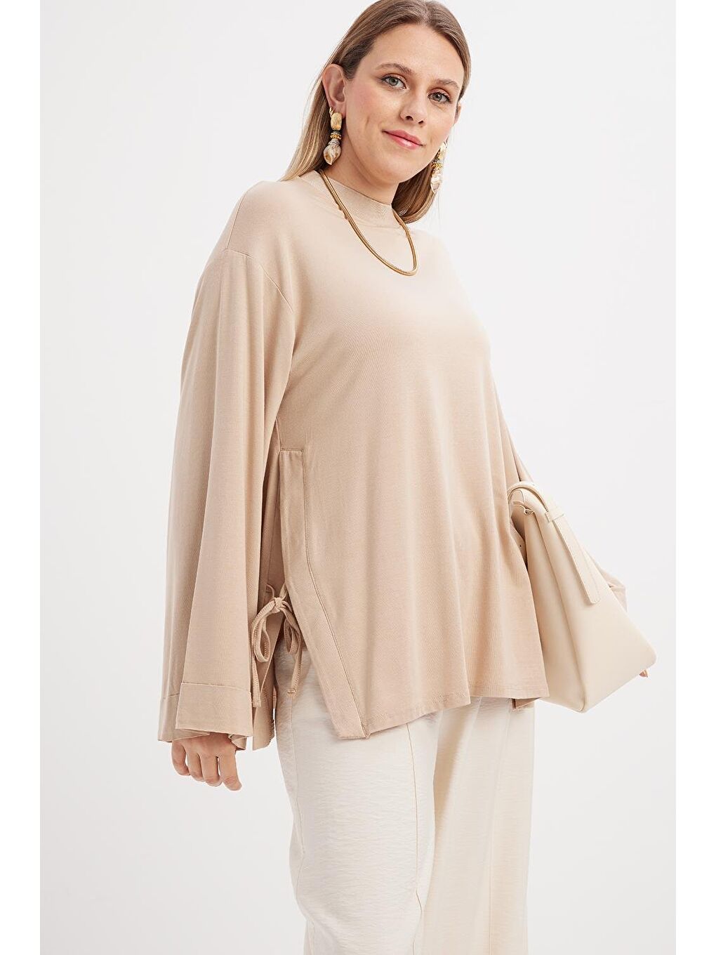 Bej-Yandan Yırtmaçlı Bağlama Detaylı Elastanlı Modal Tunik-3