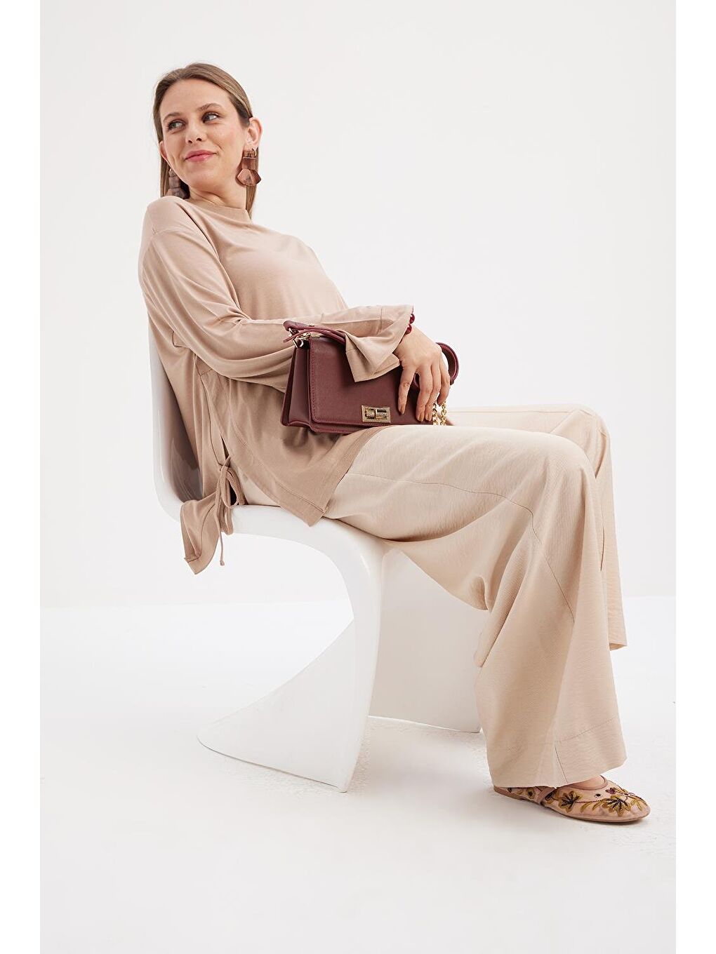 Bej Vizon-Yandan Yırtmaçlı Bağlama Detaylı Elastanlı Modal Tunik