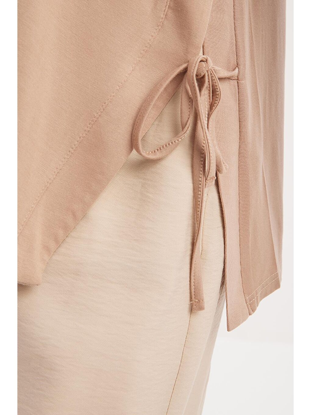 Bej Vizon-Yandan Yırtmaçlı Bağlama Detaylı Elastanlı Modal Tunik-4