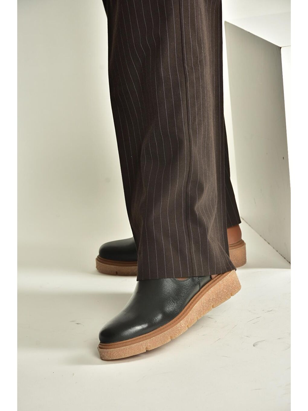 Siyah Kadın Bot V555115103-1