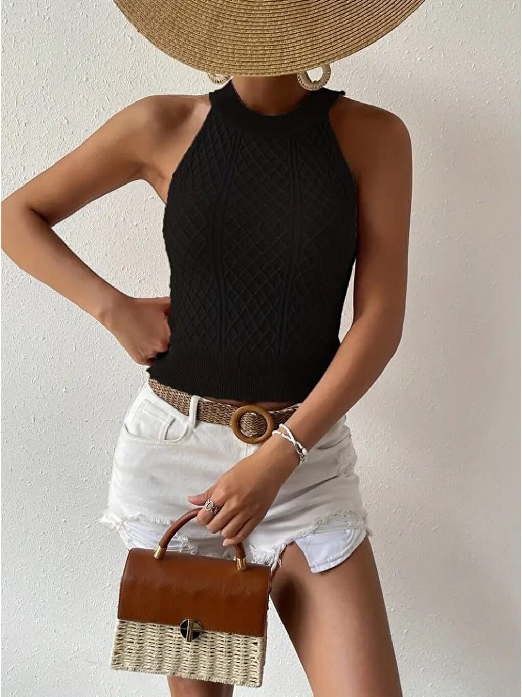 Siyah Kadın Kolsuz Halter Yaka Mini Baklava Desenli Triko Bluz-3