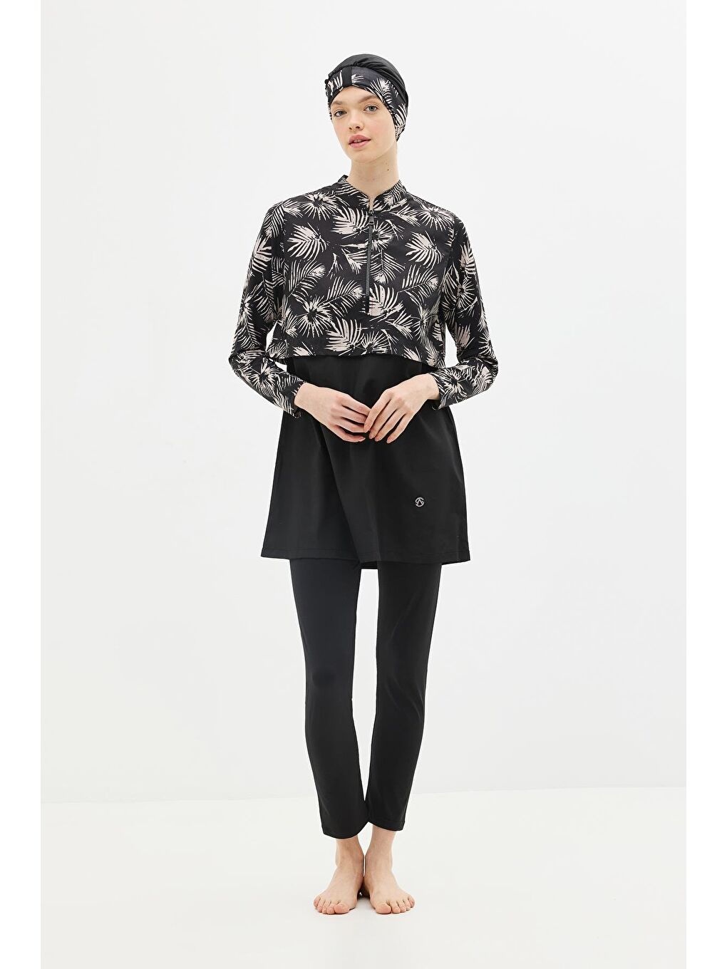 Modern Desen Detaylı Tam Kapalı Tesettür Mayo 4111 Siyah/Çiçekli-2