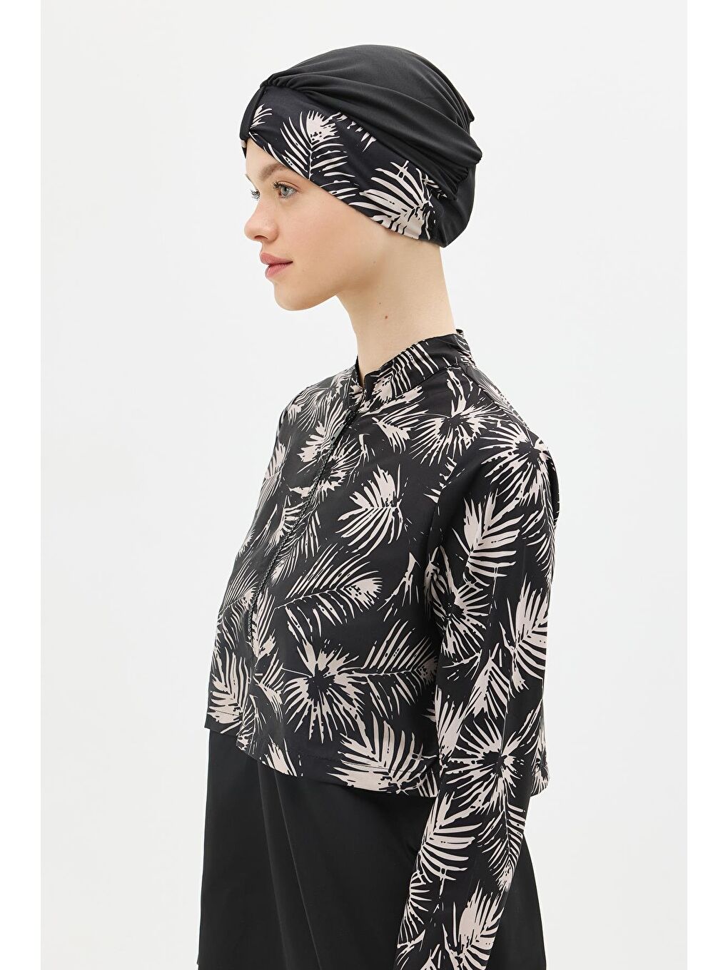 Modern Desen Detaylı Tam Kapalı Tesettür Mayo 4111 Siyah/Çiçekli-9