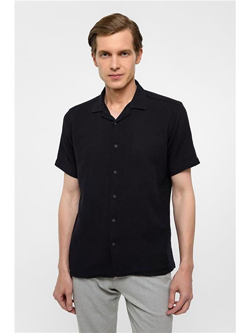 Siyah Slim Düz Apaş Yaka Gömlek-1