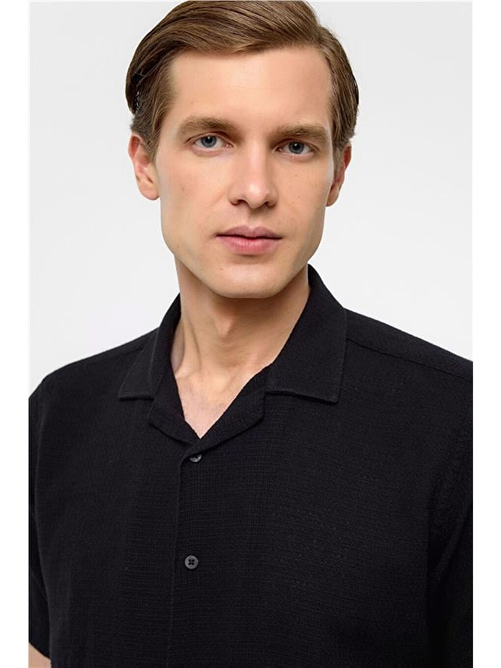 Siyah Slim Düz Apaş Yaka Gömlek-2