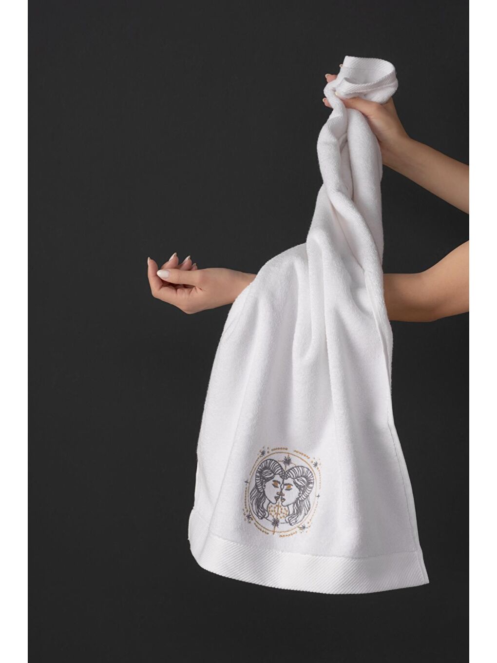 Varol Beyaz %100 Microcotton Üst Kalite Havlu Seti Burç Nakışl - 1