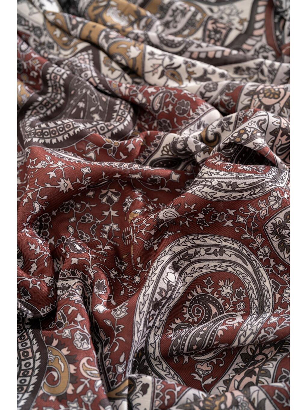 Kahverengi Kadın Etnik Desen Soft Şal Prusa 152.04.0003-2