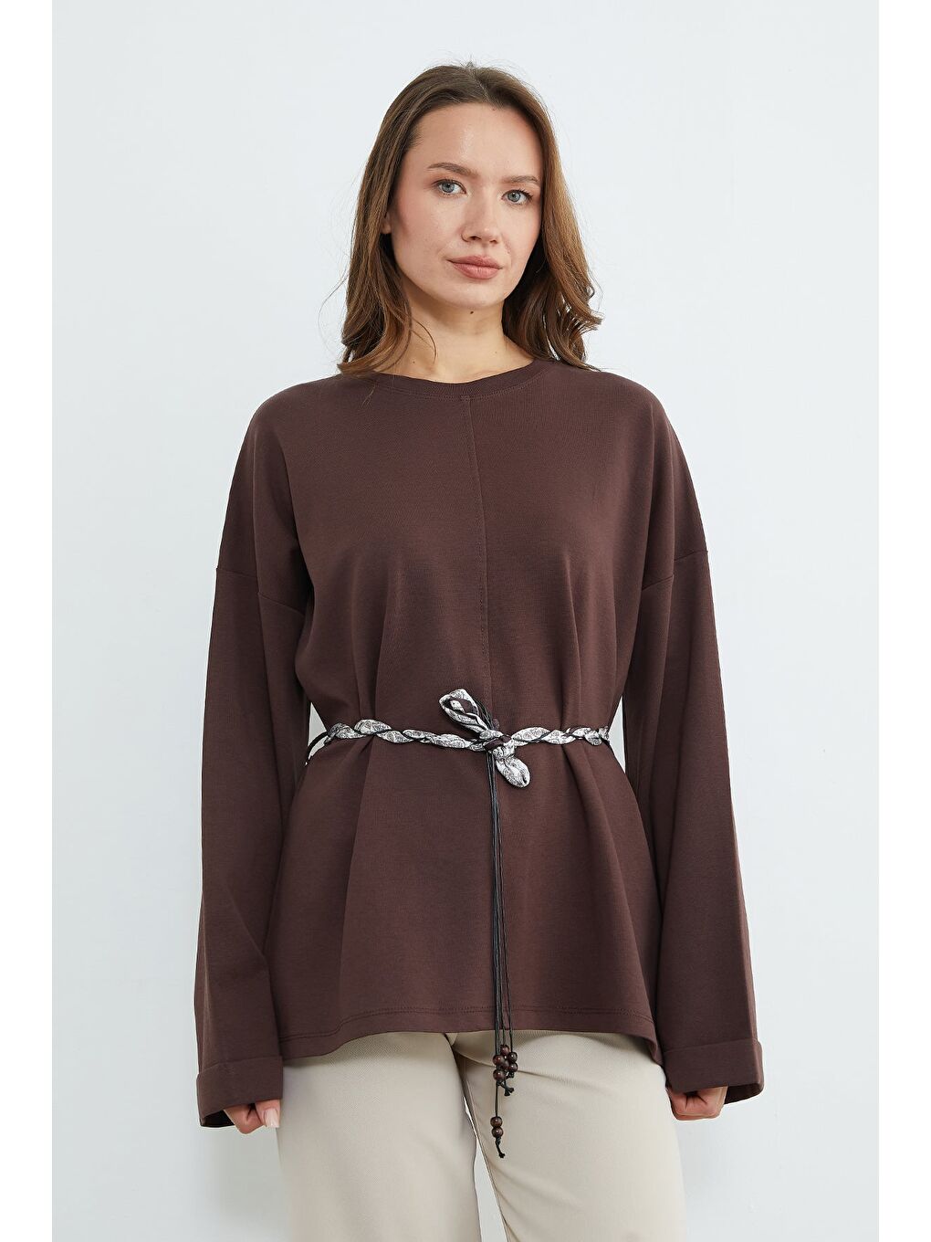 Kahverengi Kemerli Yırtmaçlı Geniş Kol Tunik-1