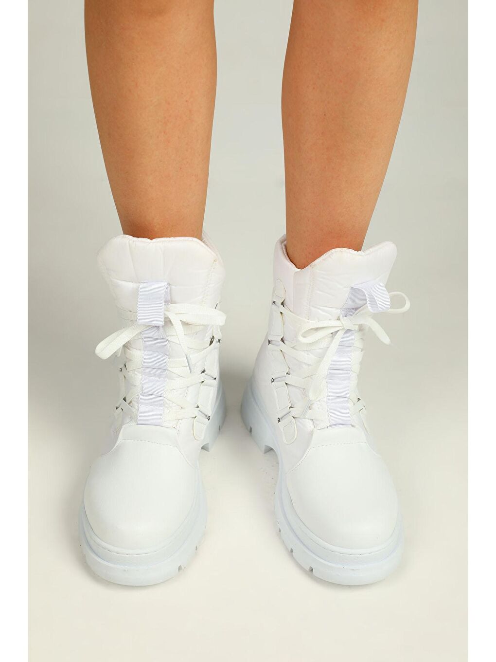 Beyaz Kadın Bağcıklı Paraşüt Bot-2