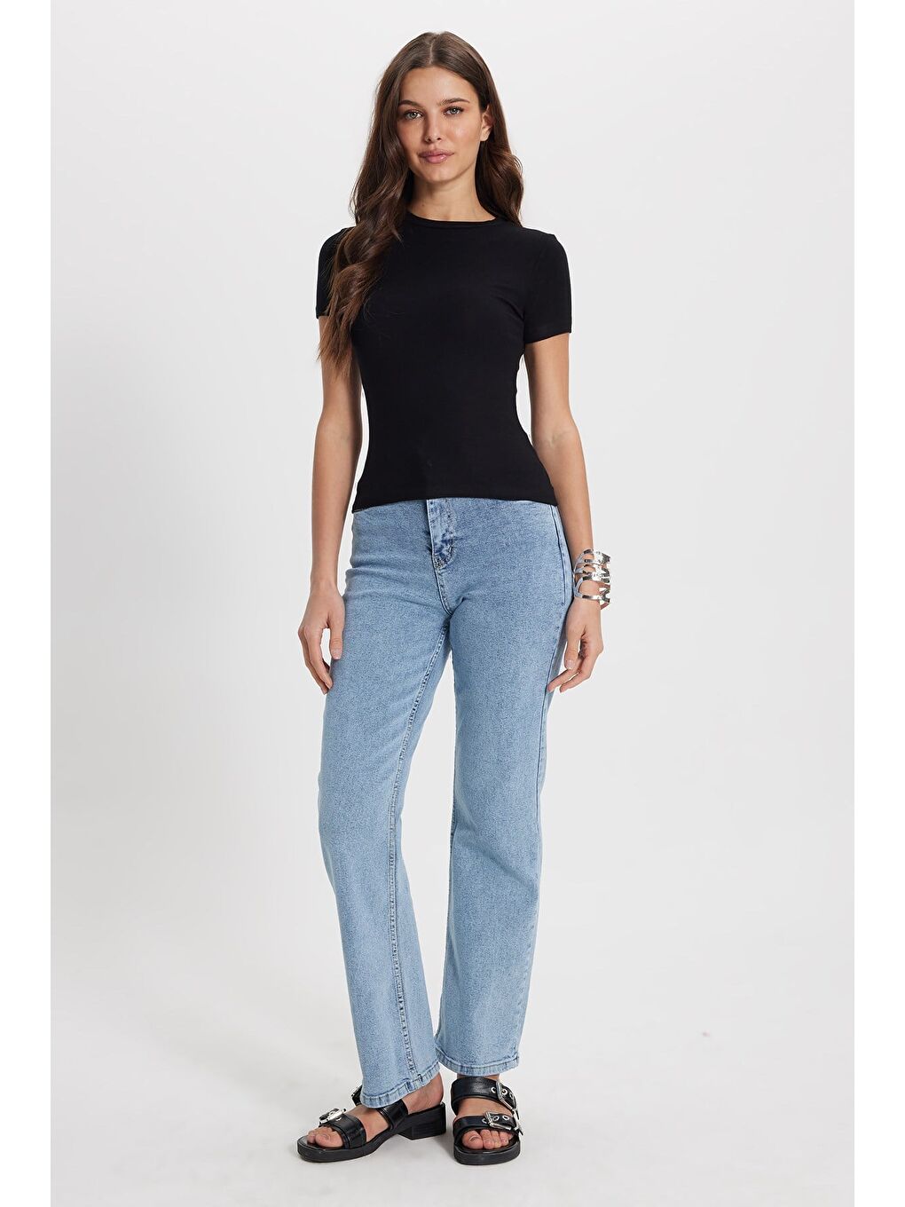 Kadın Slim Fit Dar Kesim Pamuklu Kısa Kollu Bisiklet Yaka Siyah Tişört-1