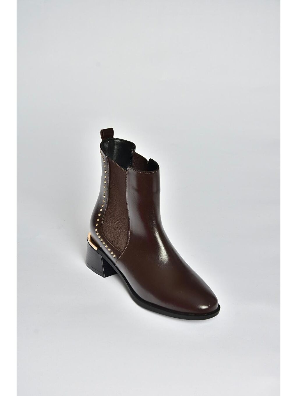 Kahverengi Kadın Bot V518978209-4