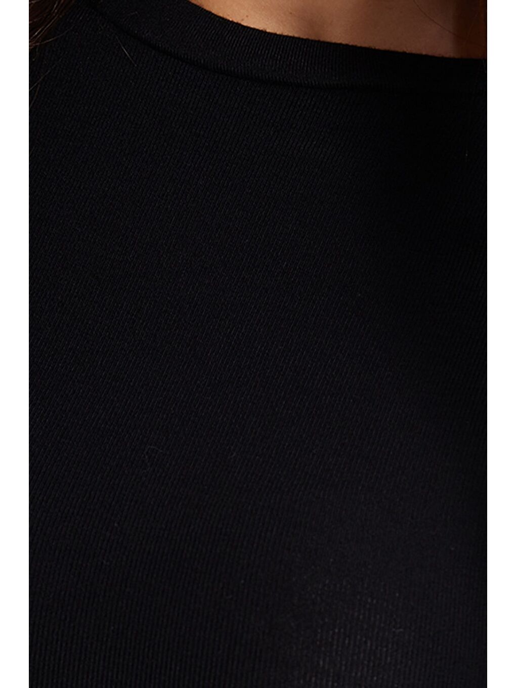 Kadın Slim Fit Dar Kesim Pamuklu Kısa Kollu Bisiklet Yaka Siyah Tişört-4