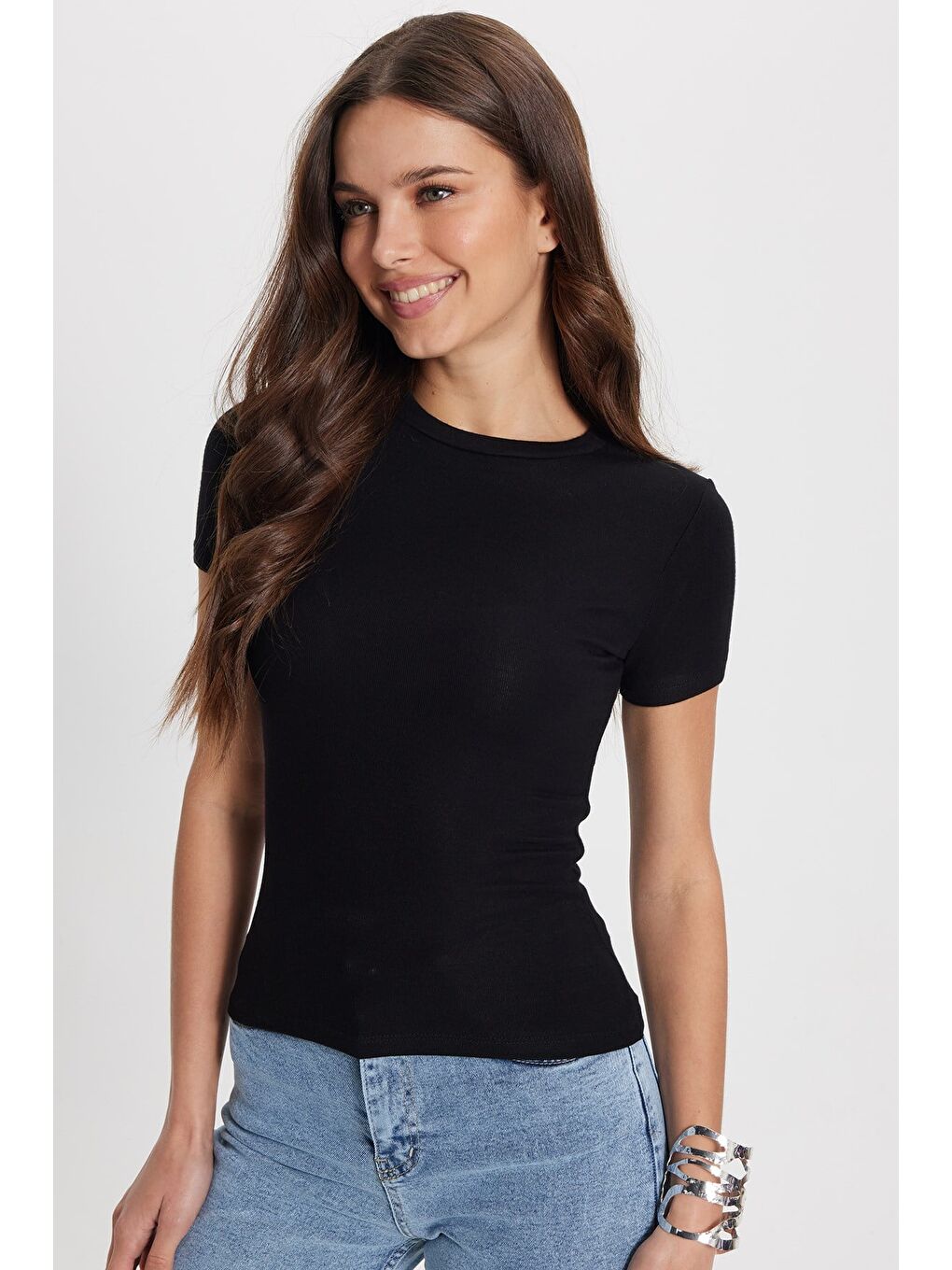 Kadın Slim Fit Dar Kesim Pamuklu Kısa Kollu Bisiklet Yaka Siyah Tişört-6