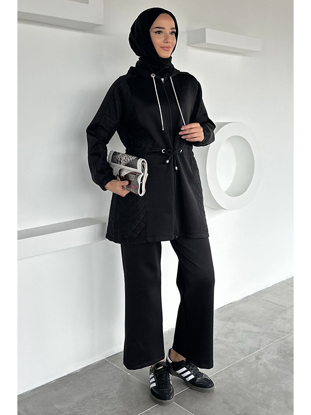 Siyah Yan Kapitone Detaylı Kapüşonlu Tesettür Tunik Pantolon İkili Takım-3