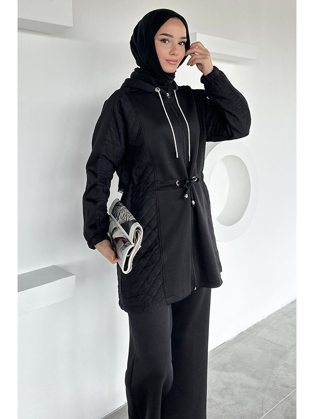 Siyah Yan Kapitone Detaylı Kapüşonlu Tesettür Tunik Pantolon İkili Takım-4