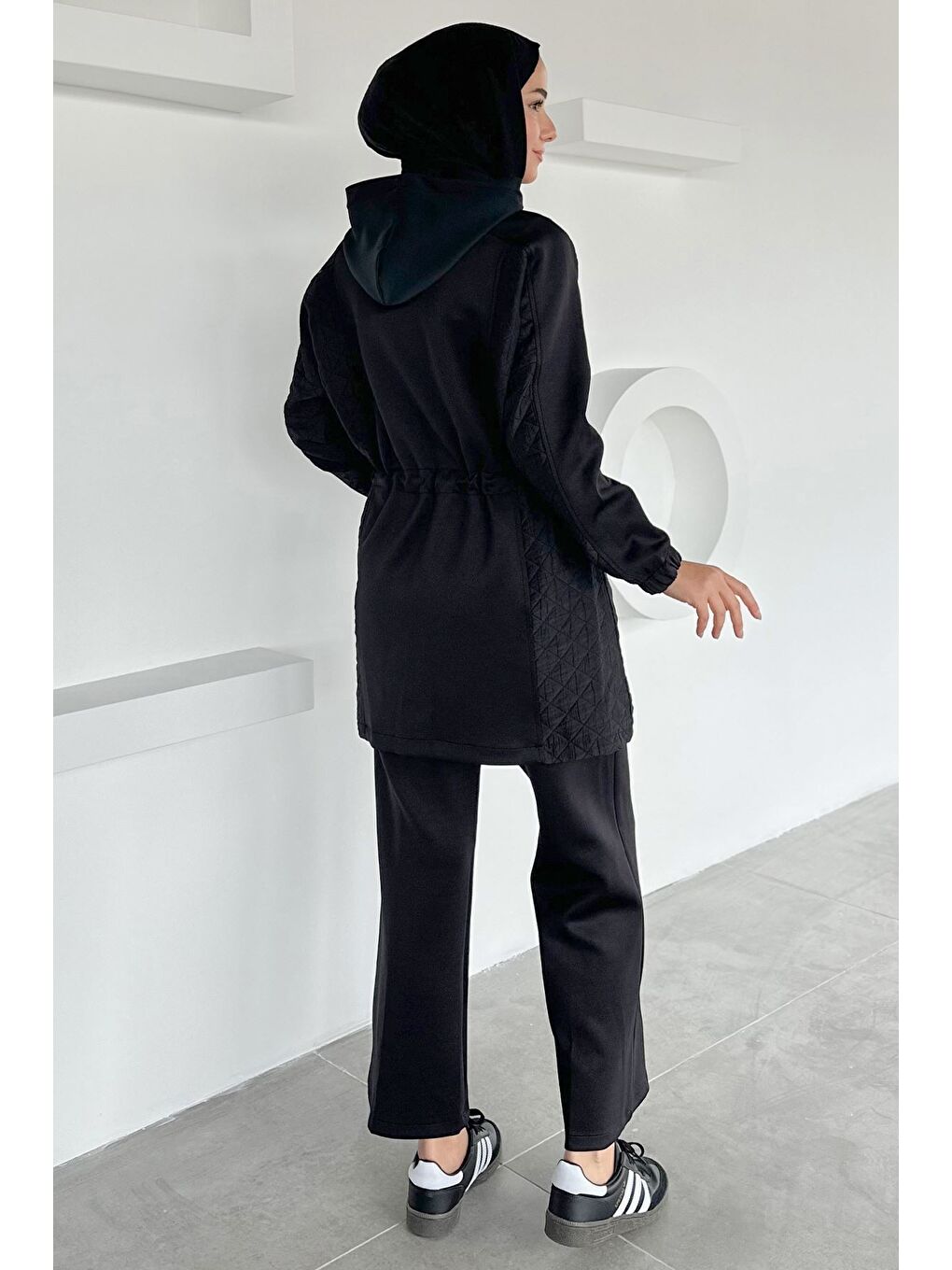 Siyah Yan Kapitone Detaylı Kapüşonlu Tesettür Tunik Pantolon İkili Takım-6