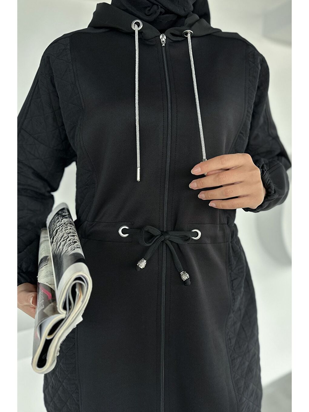 Siyah Yan Kapitone Detaylı Kapüşonlu Tesettür Tunik Pantolon İkili Takım-9