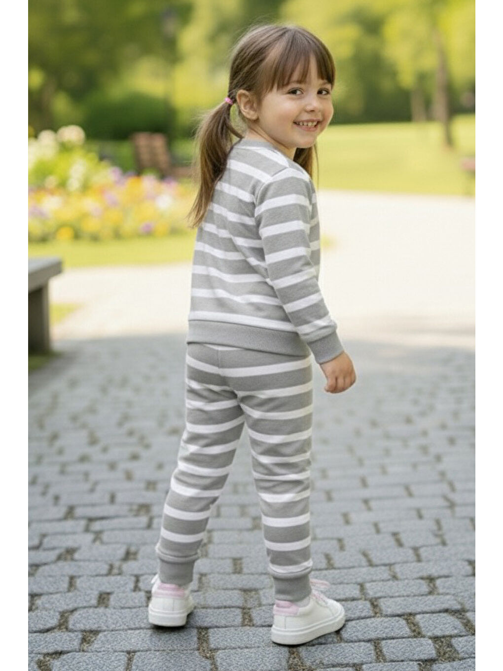 Kız Çocuk Gri Çizgili Nakışlı İki İplik İkili Takım - 28011-GRI-1