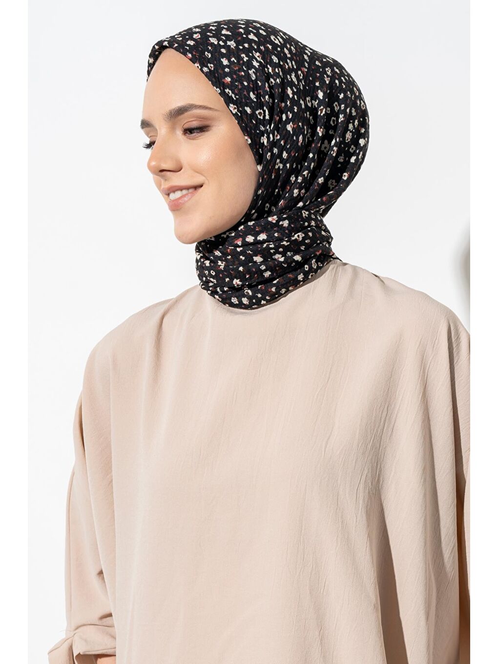 Siyah Kadın Tesettür Kırışmaz Bürümcük Eşarp-2