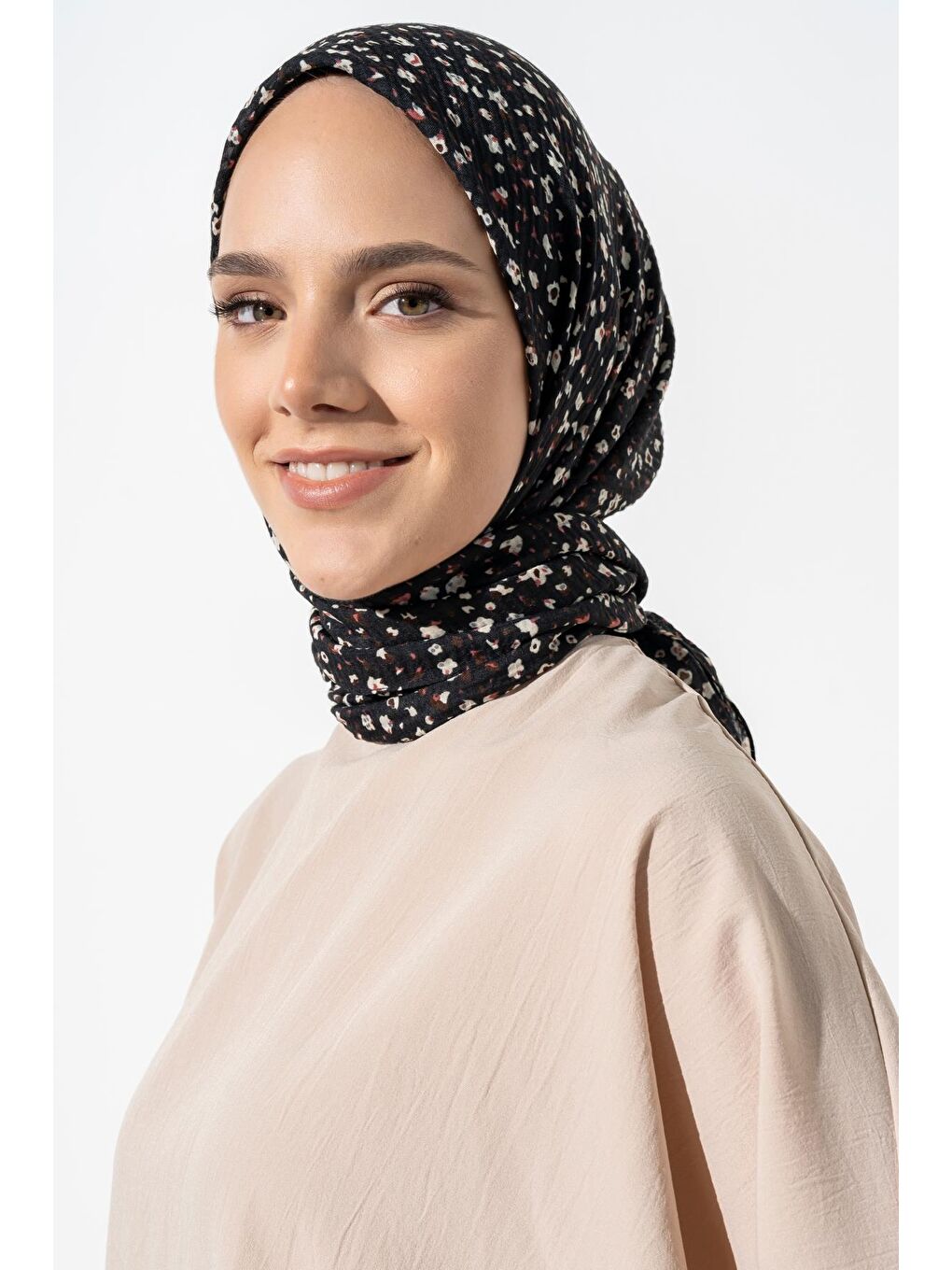 Siyah Kadın Tesettür Kırışmaz Bürümcük Eşarp-3