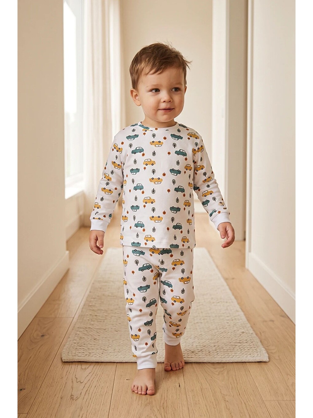 Beyaz Araba Desenli %100 Pamuk Süprem Kumaş Erkek Bebek - Çocuk Pijama Takımı-1