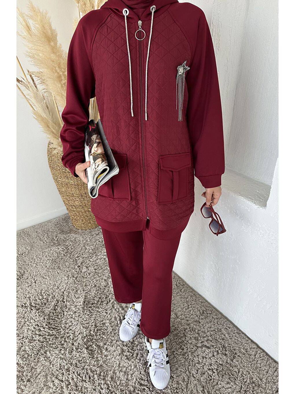 Bordo Kapitoneli Broş Detaylı Kapüşonlu Tesettür Tunik Bel Lastikli Pantolon İkili Takım-4