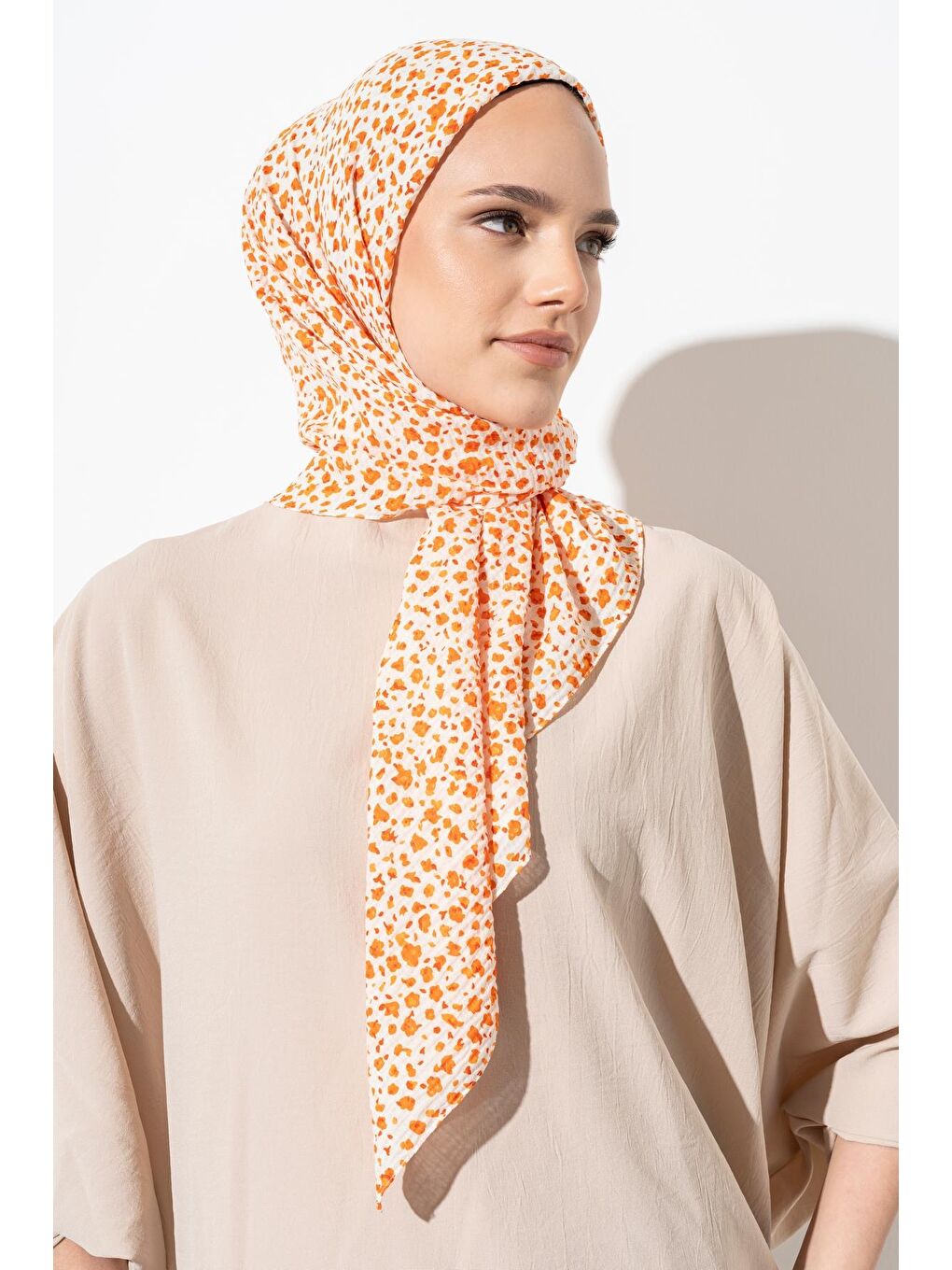 Turuncu Kadın Tesettür Kırışmaz Bürümcük Eşarp-1