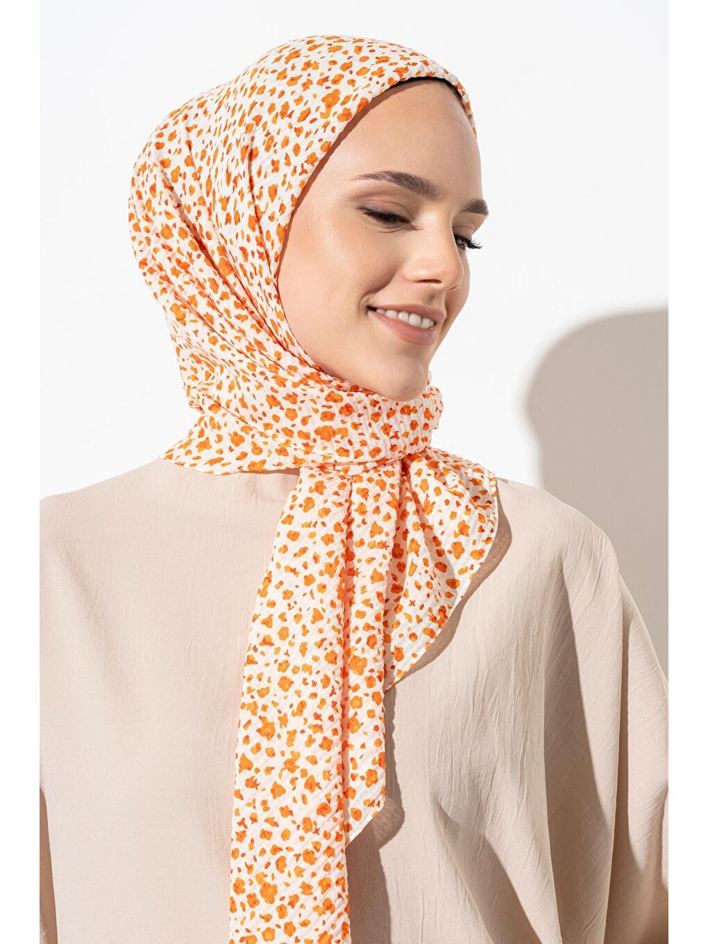 Turuncu Kadın Tesettür Kırışmaz Bürümcük Eşarp-2