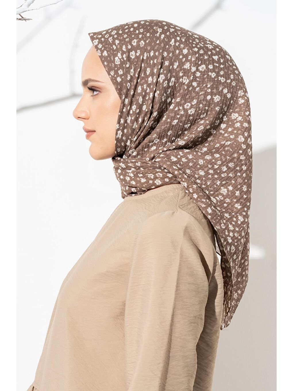 Kahverengi Kadın Tesettür Kırışmaz Bürümcük Eşarp-3