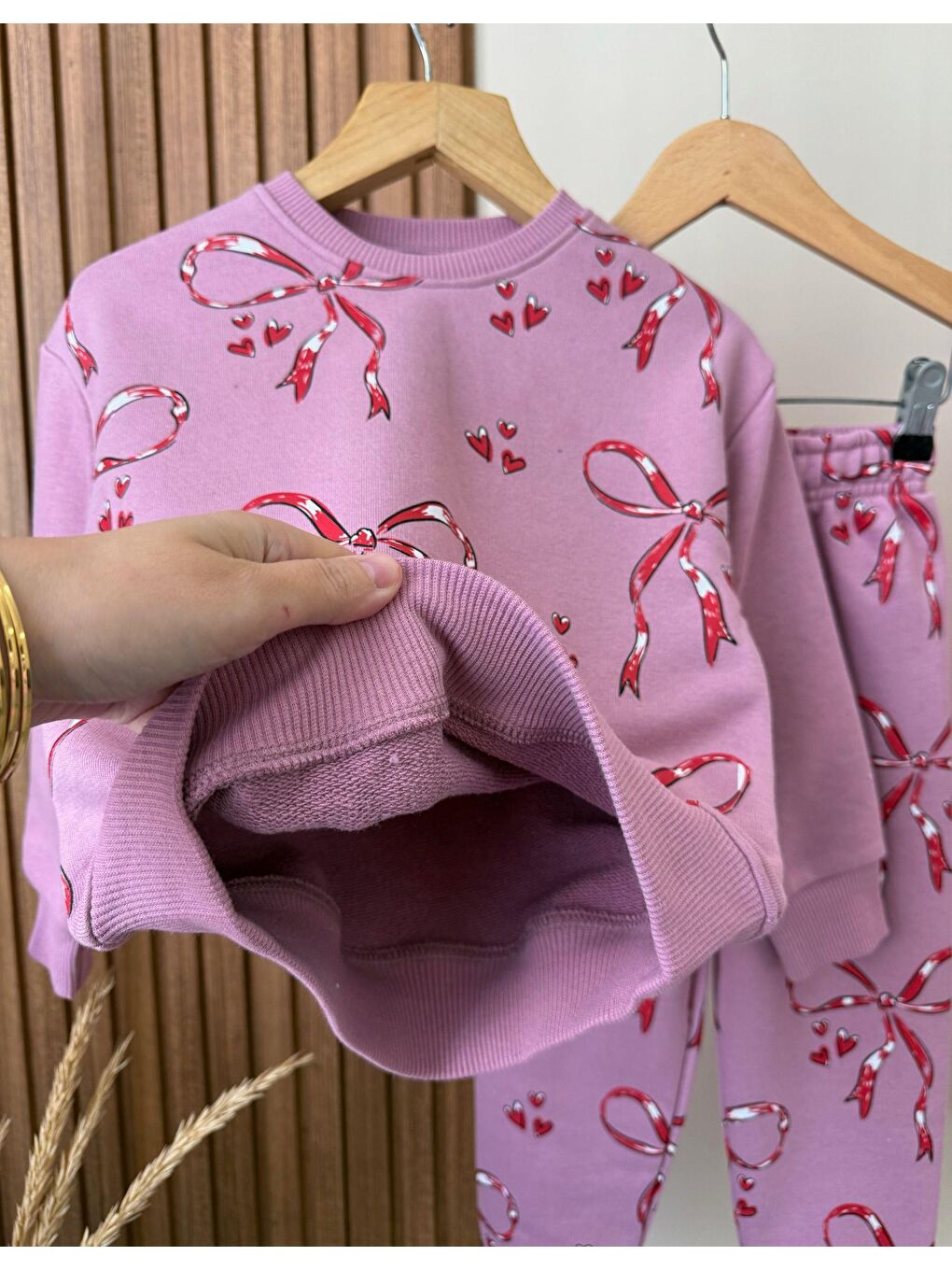 Kız Çocuk Pamuklu Pembe Kurdele Desenli Eşofman Takımı - Kalpli Desenli Sweat Ve Alt-3
